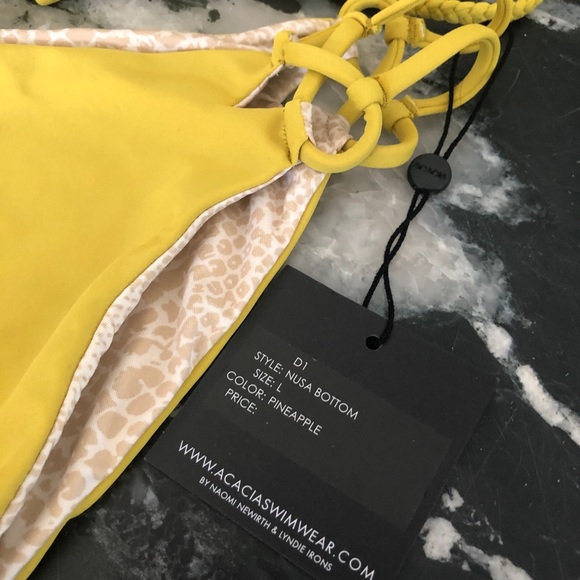 sOLD***Acacia BNWT pineapple bikini two piece L - Picture 2 of 4